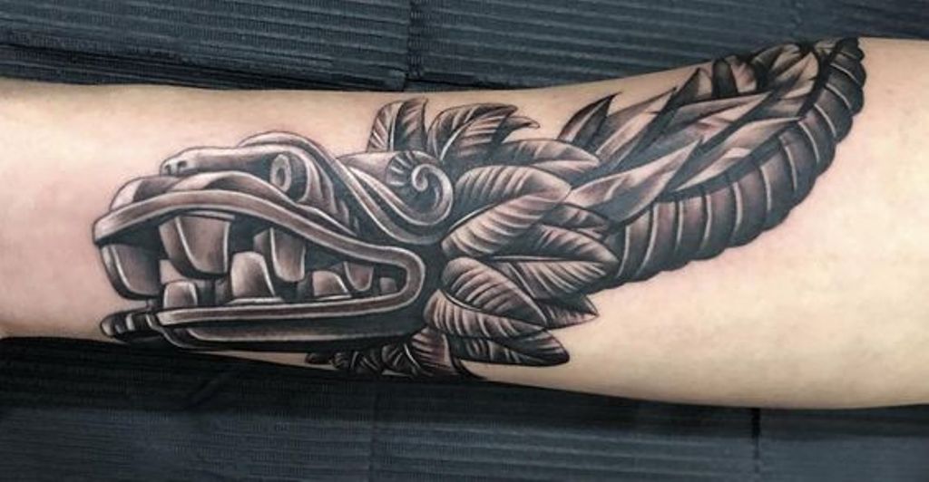 Los mejores Tatuajes de Quetzalcoatl (Serpiente emplumada) 5
