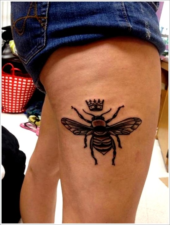 52 Ideas para Tatuajes de Abejas con Significado 36