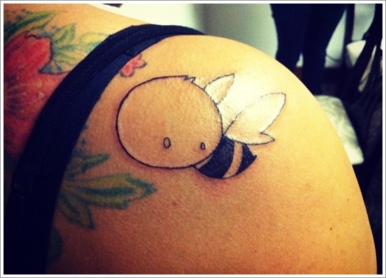 52 Ideas para Tatuajes de Abejas con Significado 38