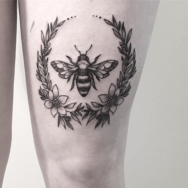 52 Ideas para Tatuajes de Abejas con Significado 45