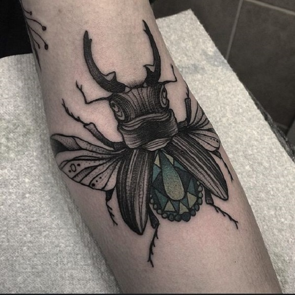 62 Ideas de Tatuajes de Escarabajos (+Significados) 46