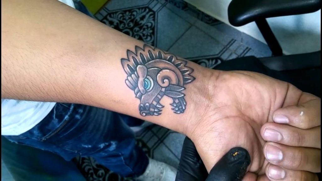 Los mejores Tatuajes de Quetzalcoatl (Serpiente emplumada) 28