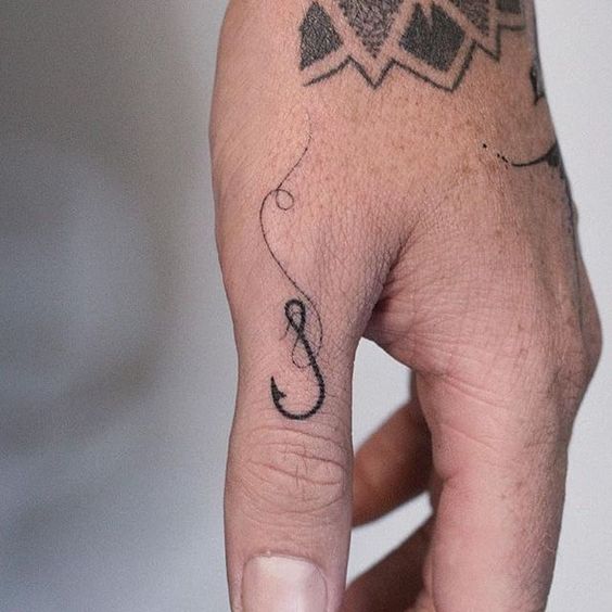 Ideas para Tatuajes de Pesca y Anzuelos 39
