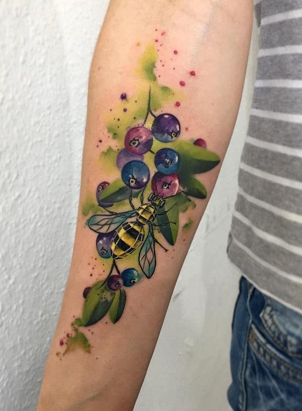 52 Ideas para Tatuajes de Abejas con Significado 19