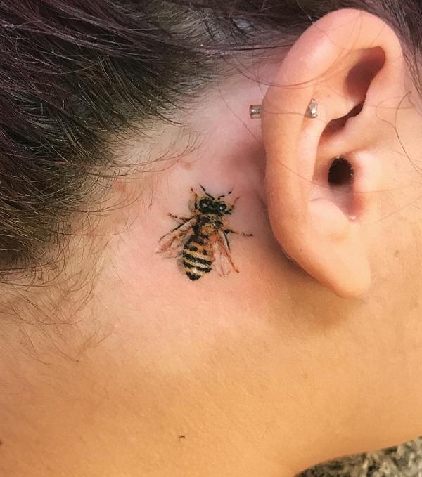 52 Ideas para Tatuajes de Abejas con Significado 9