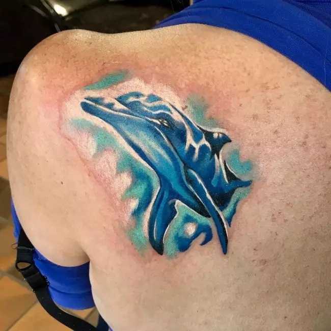 72 Ideas con Tatuajes de Delfines (+Significados) 35