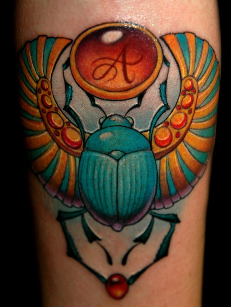 62 Ideas de Tatuajes de Escarabajos (+Significados) 37