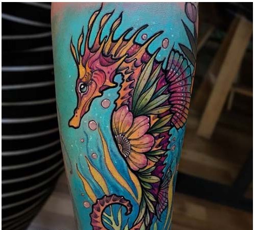 69 Ideas para Tatuajes de Caballitos de mar (+ Significado) 35