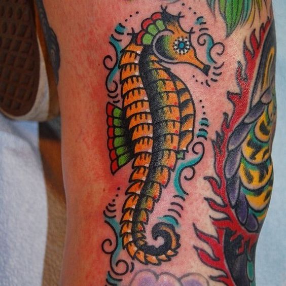 69 Ideas para Tatuajes de Caballitos de mar (+ Significado) 43