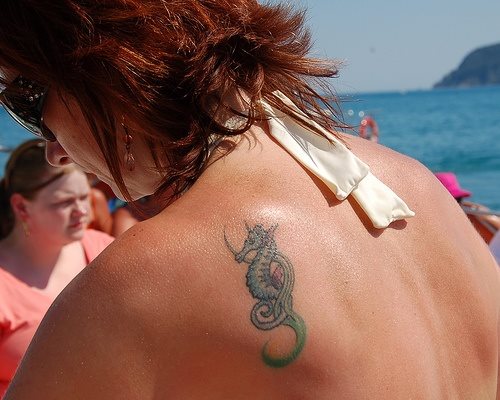 69 Ideas para Tatuajes de Caballitos de mar (+ Significado) 11