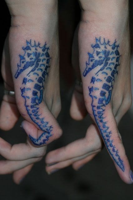 69 Ideas para Tatuajes de Caballitos de mar (+ Significado) 4