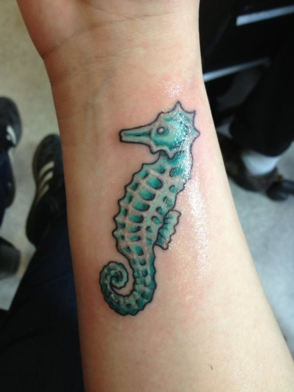 69 Ideas para Tatuajes de Caballitos de mar (+ Significado) 21