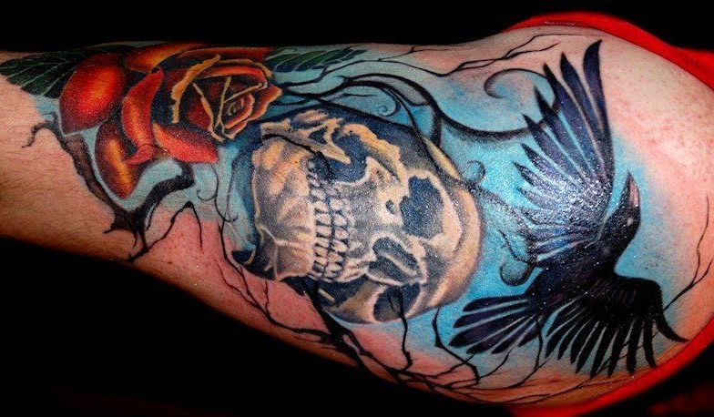 69 Ideas para Tatuajes de Cuervos (+ Significados) 28