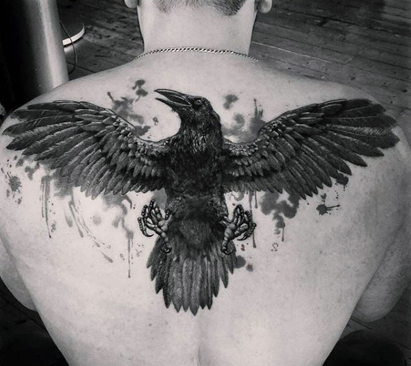 69 Ideas para Tatuajes de Cuervos (+ Significados) 45