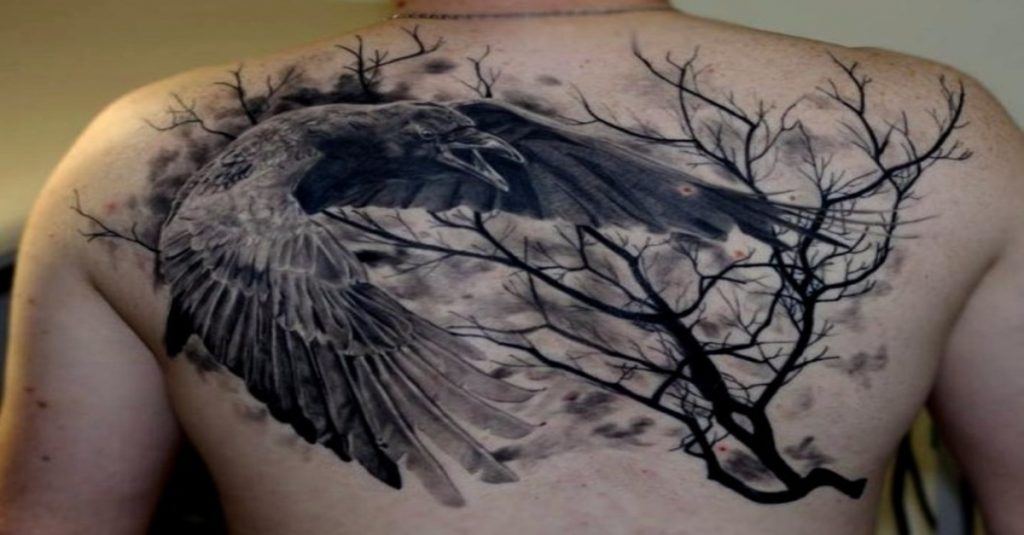 69 Ideas para Tatuajes de Cuervos (+ Significados) 1 69 Ideas para Tatuajes de Cuervos (+ Significados) 1
