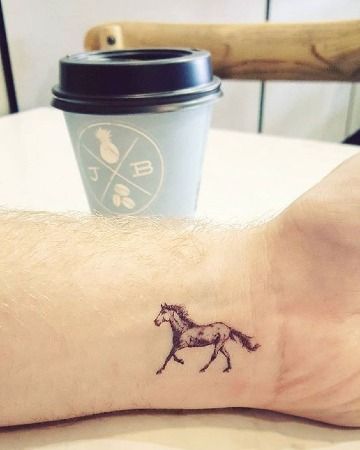 73 Ideas para Tatuajes de Caballos (+ Significados) 16