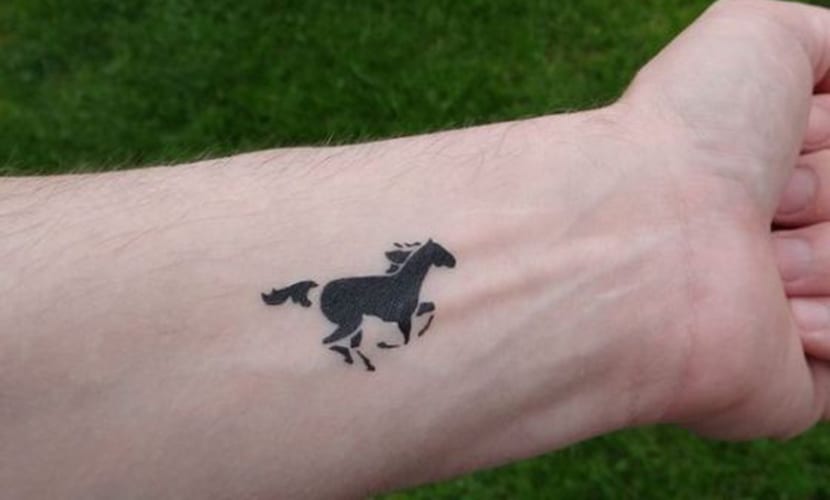 73 Ideas para Tatuajes de Caballos (+ Significados) 22