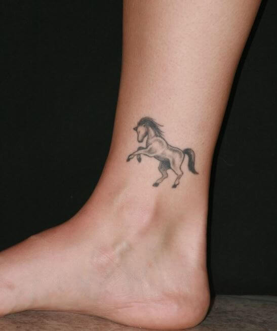 73 Ideas para Tatuajes de Caballos (+ Significados) 57 73 Ideas para Tatuajes de Caballos (+ Significados) 57