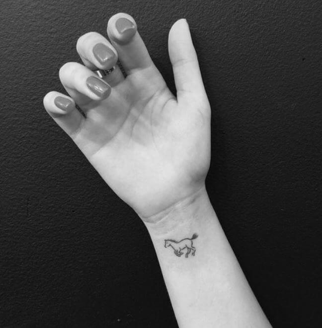 73 Ideas para Tatuajes de Caballos (+ Significados) 60 73 Ideas para Tatuajes de Caballos (+ Significados) 60