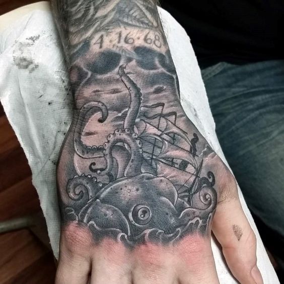 96 Ideas para Tatuajes de Pulpos (Kraken) con Significados 12