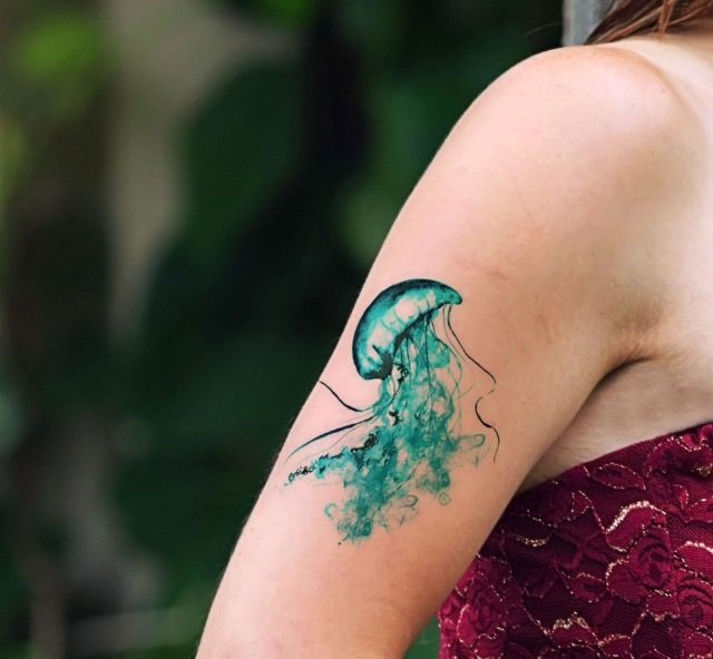 Tatuajes de Medusas: Diseños Únicos y Significados 26