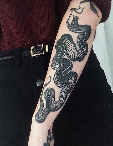101 Ideas de Tatuajes de Serpientes y sus Significados 19