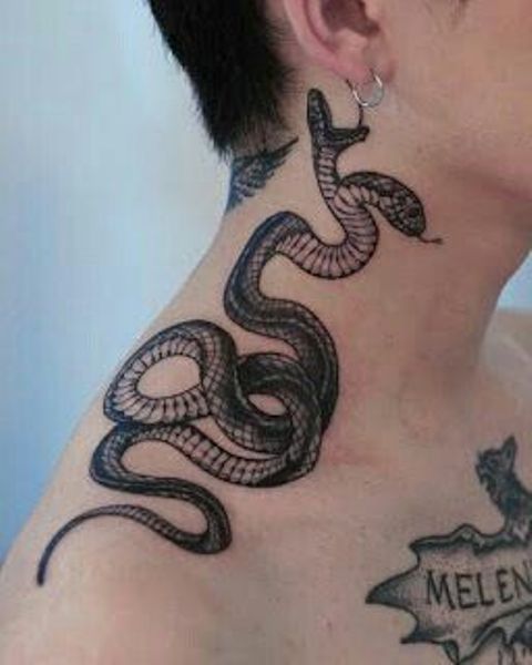 101 Ideas de Tatuajes de Serpientes y sus Significados 42