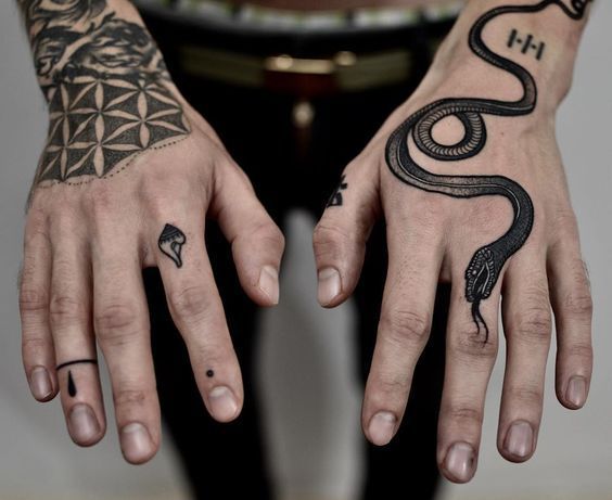 101 Ideas de Tatuajes de Serpientes y sus Significados 4