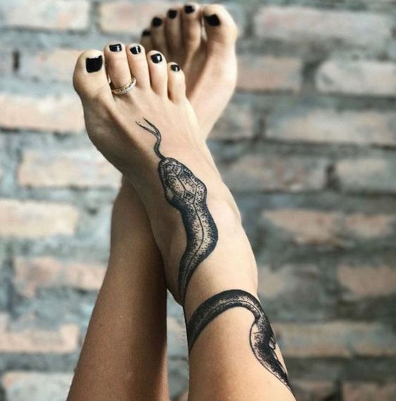 101 Ideas de Tatuajes de Serpientes y sus Significados 46
