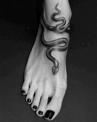 101 Ideas de Tatuajes de Serpientes y sus Significados 49