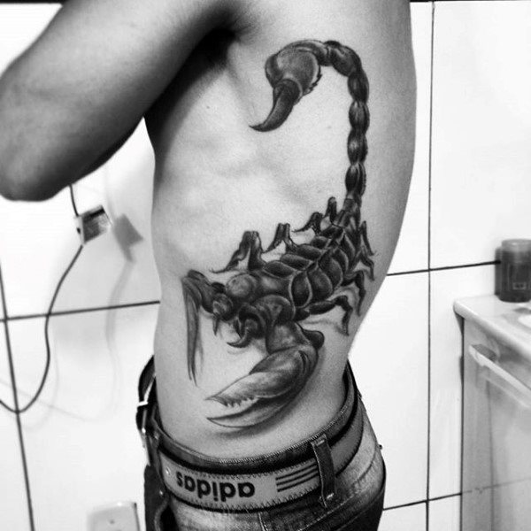 79 Ideas para Tatuajes de Escorpiones (+Significados) 44