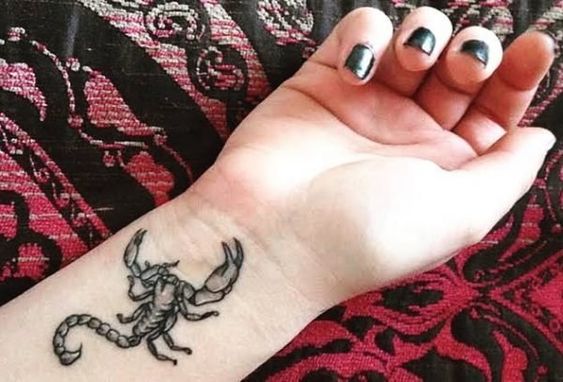 79 Ideas para Tatuajes de Escorpiones (+Significados) 61