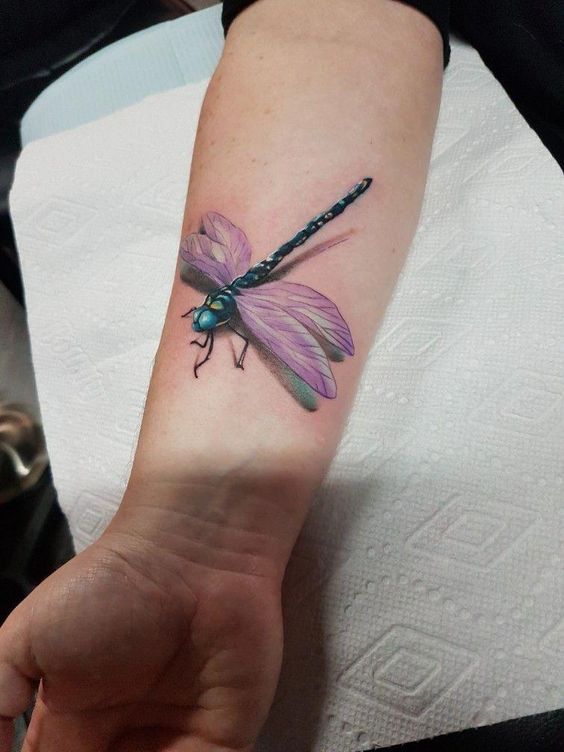 50 Especiales Tatuajes de Insectos y sus significados 38