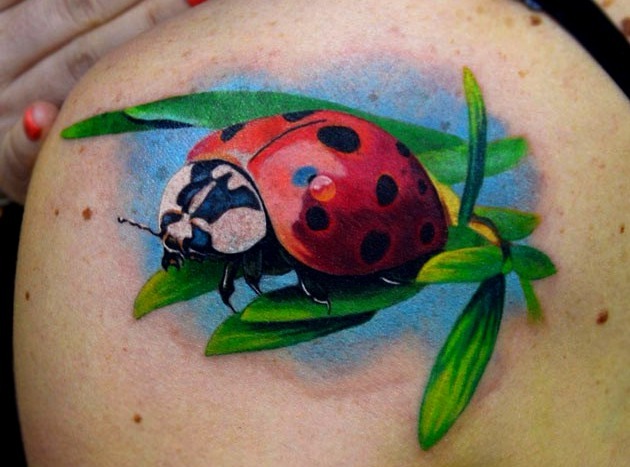 50 Especiales Tatuajes de Insectos y sus significados 26