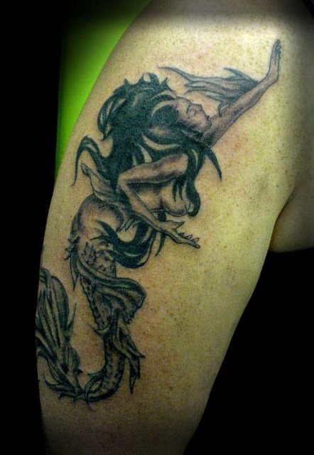 58 Ideas para Tatuajes de Sirenas (Significados) 18