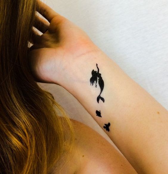 58 Ideas para Tatuajes de Sirenas (Significados) 47