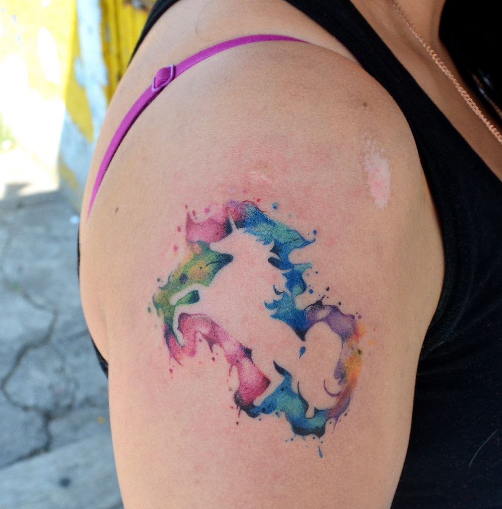 62 Ideas para Tatuajes de Unicornios (+Significados) 50