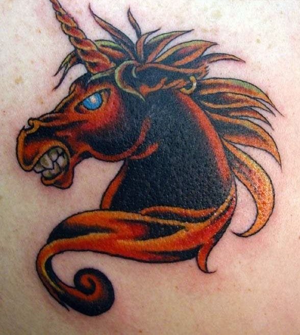 62 Ideas para Tatuajes de Unicornios (+Significados) 39