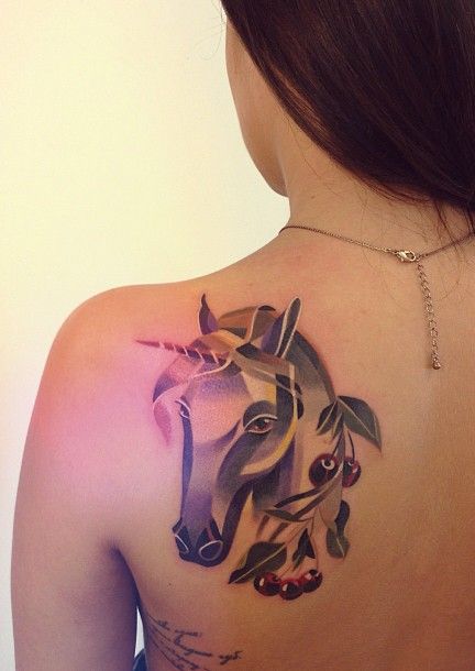 62 Ideas para Tatuajes de Unicornios (+Significados) 34