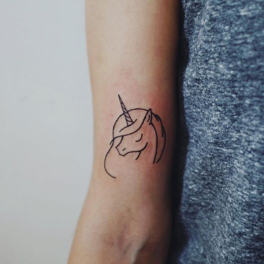 62 Ideas para Tatuajes de Unicornios (+Significados) 2