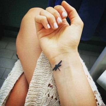 68 Tatuajes de Libélulas con sus Significados 30