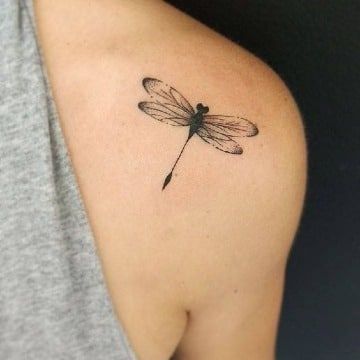 68 Tatuajes de Libélulas con sus Significados 42