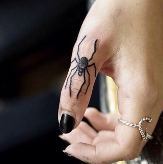 60 Tatuajes de Arañas con significados 35