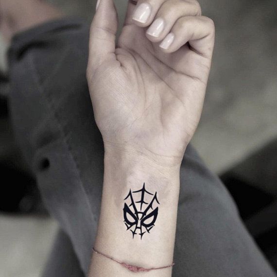 60 Ideas para Tatuajes de Spiderman (+Significados) 39