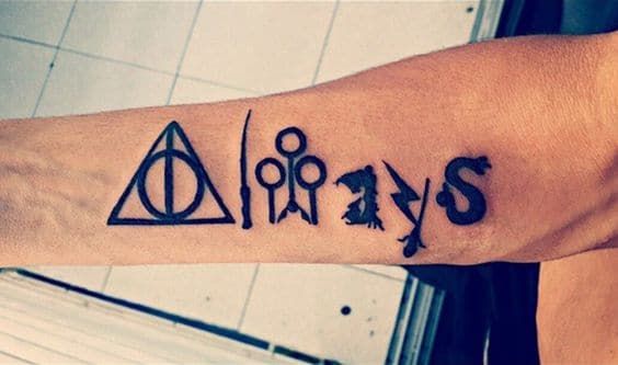 9 3/4 Ideas para Tatuajes de Harry Potter que todos los fans quieren 34