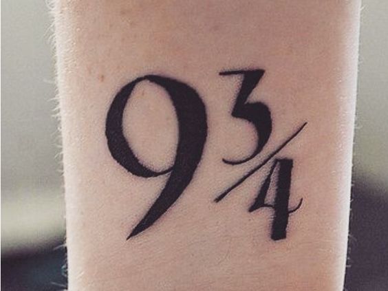 9 3/4 Ideas para Tatuajes de Harry Potter que todos los fans quieren 11