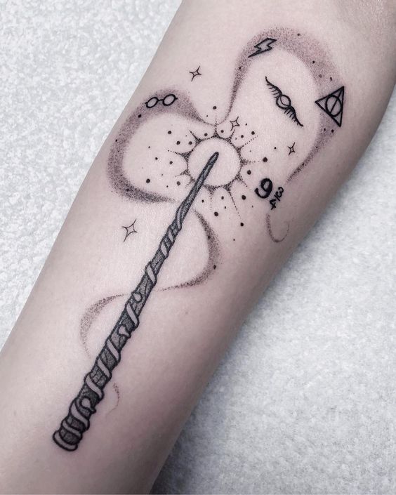 9 3/4 Ideas para Tatuajes de Harry Potter que todos los fans quieren 28