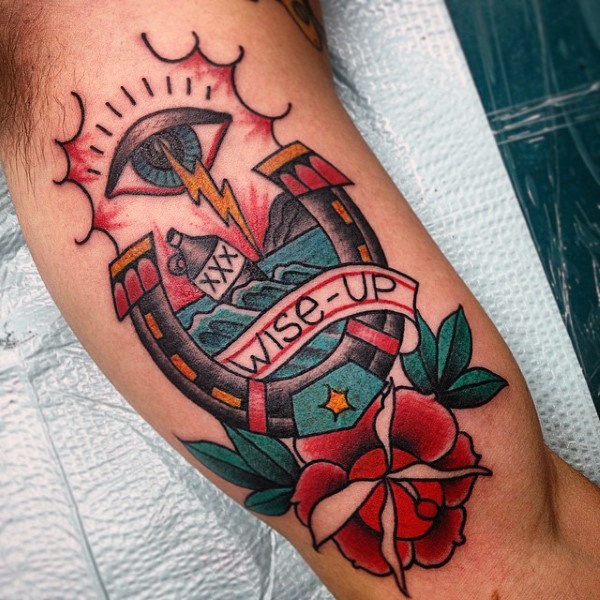 78 Ideas para Tatuajes de Herraduras (+Significado) 70 78 Ideas para Tatuajes de Herraduras (+Significado) 70