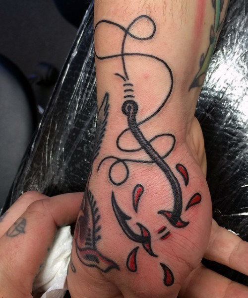 Ideas para Tatuajes de Pesca y Anzuelos 37 Ideas para Tatuajes de Pesca y Anzuelos 37