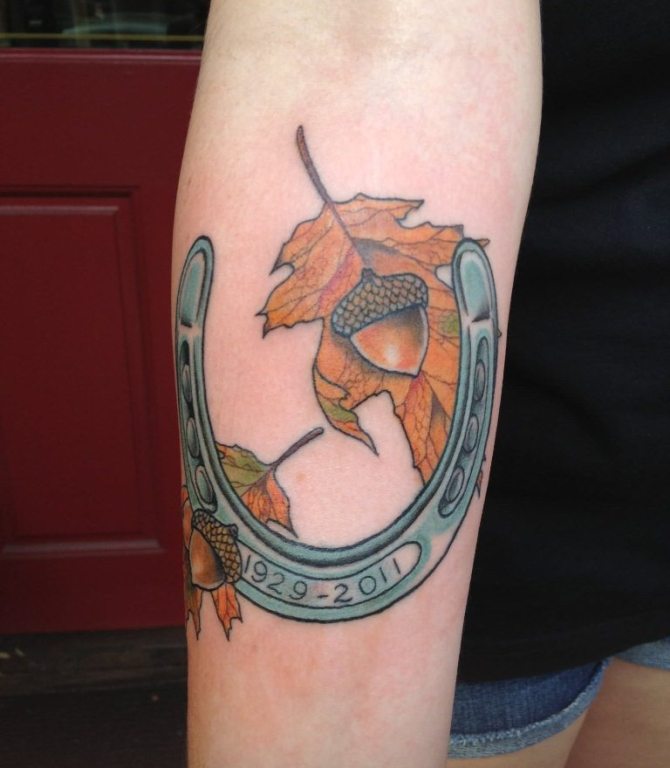 78 Ideas para Tatuajes de Herraduras (+Significado) 1 78 Ideas para Tatuajes de Herraduras (+Significado) 1